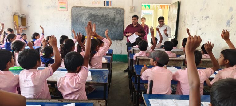 समेकित मूल्यांकन-2 परीक्षा केन्द्र का किया निरीक्षण