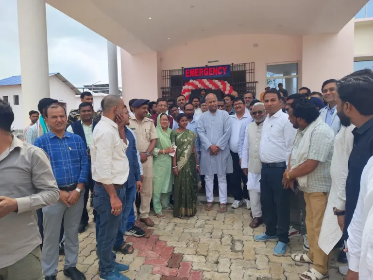 उधवा में सीएचसी अस्पताल व पुलिस बैरक का विधायक ने किया उद्घाटन