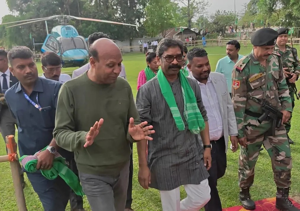 असम में झारखंड के मुख्यमंत्री के सभा में उमड़ रही जन शैलाब