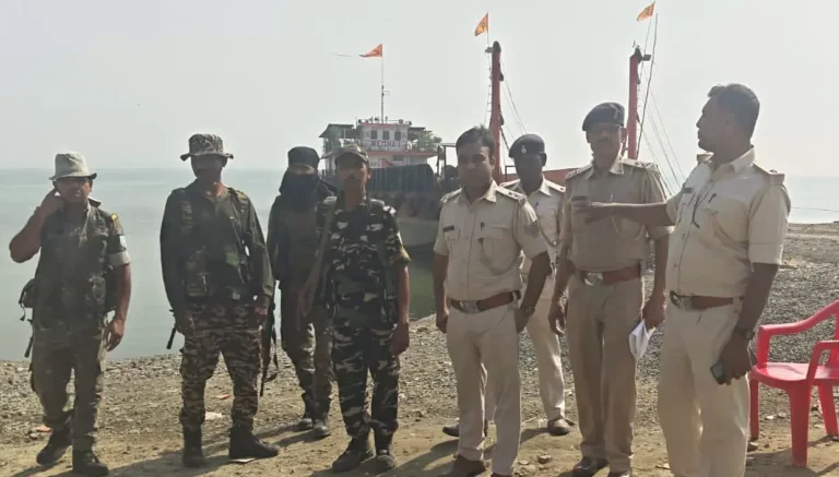 फेरी घाट पर तैनात थाना प्रभारी व अन्य