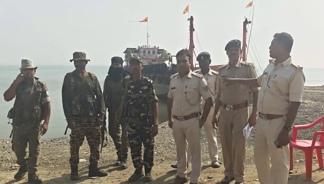 फेरी घाट पर तैनात थाना प्रभारी व अन्य