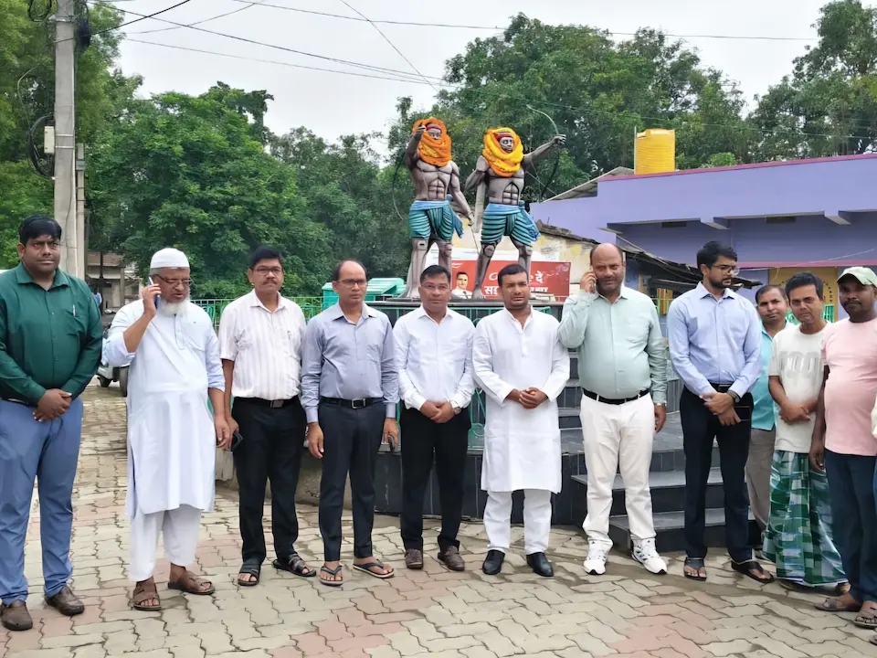 कार्यक्रम के दौरान मौजूद अनुमंडल पदाधिकारी, नगर पंचायत अध्यक्ष, उपाध्यक्ष व अन्य