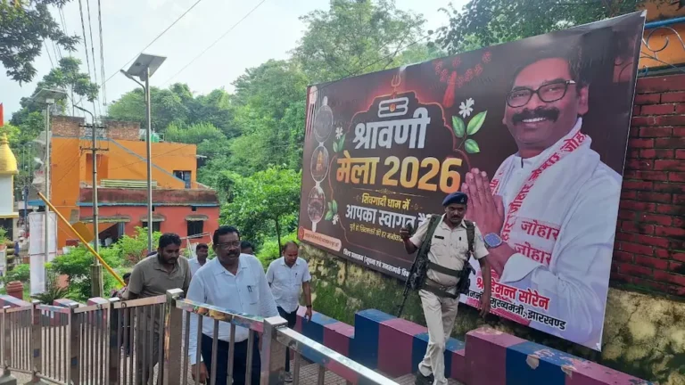 शिवगादी धाम का जायजा लेते पदाधिकारी